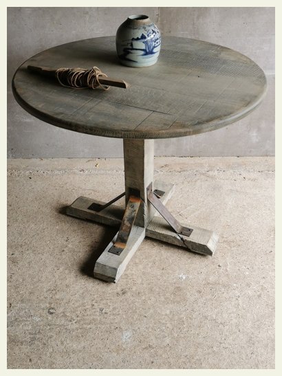 oak top and pedestal round cafe table