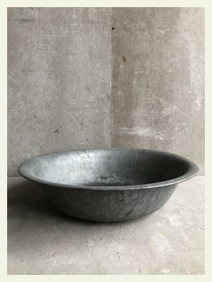 Metal bowl