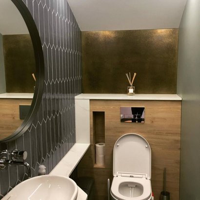 Bathroom Splashback in Brass