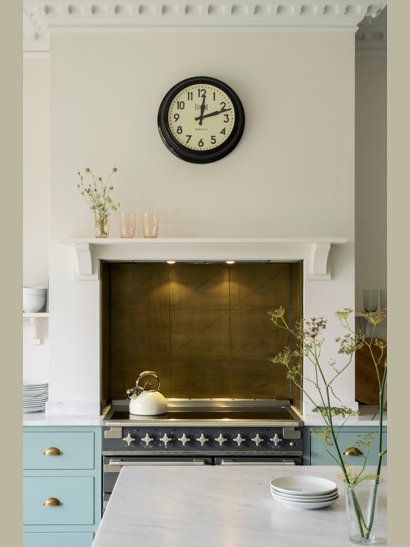 devol kitchen Brass splashback