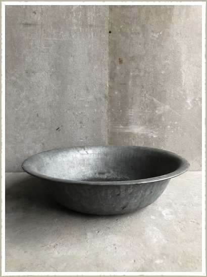 Metal bowl