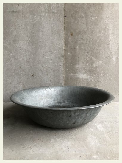 Metal bowl