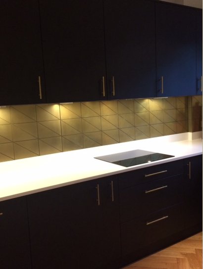 Triangle splashback, Bolton | Kitchens