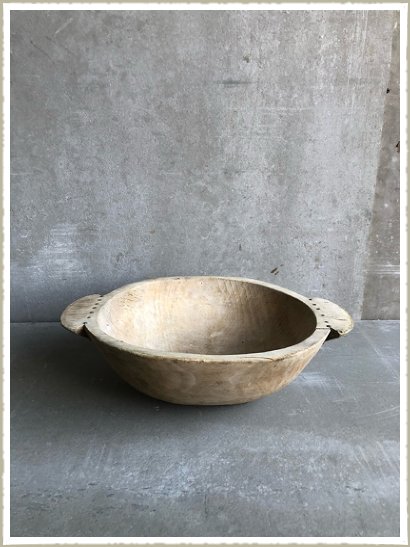 Bleached bowl antique