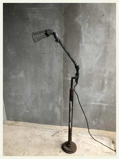 Industrial floor light