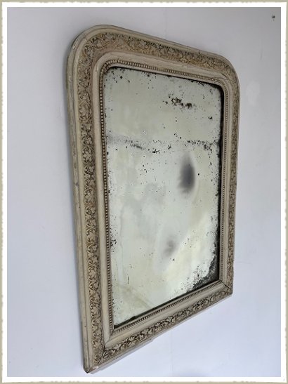 White Mirror 1